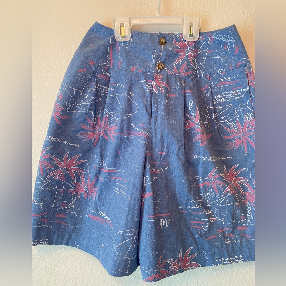 Painted shorts high waisted